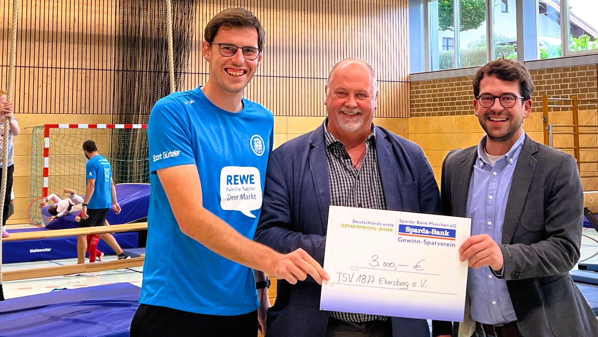 Featured image for “Große Freude beim TSV Ebersberg: Sparda-Bank unterstützt Kindersportclub mit 3.000 Euro”